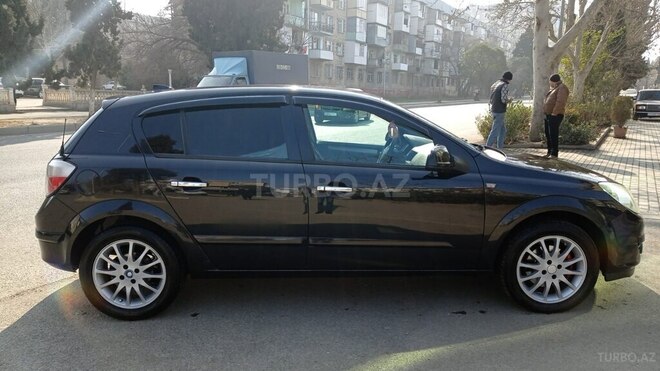 Opel Astra 2005, 200,000 km - 1.4 l - Gəncə