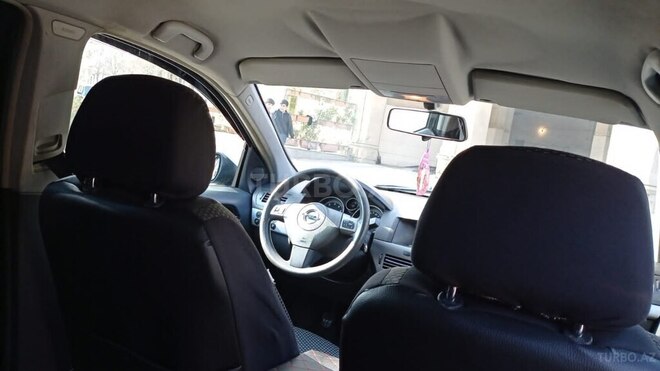 Opel Astra 2005, 200,000 km - 1.4 l - Gəncə
