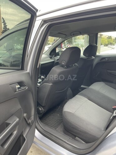 Opel Astra-13