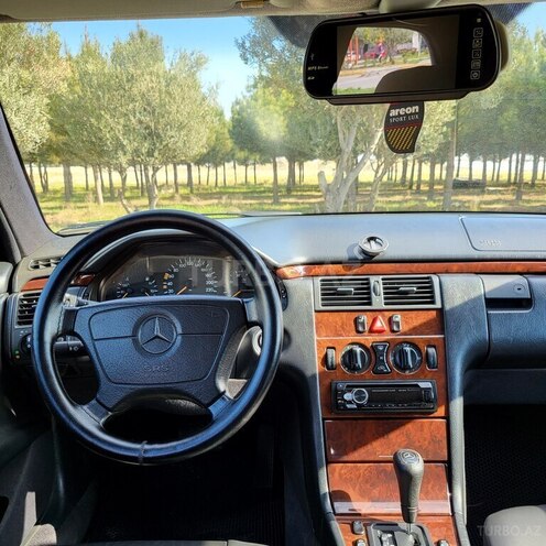 Mercedes E 200 1997, 430,000 km - 2.0 l - Bakı