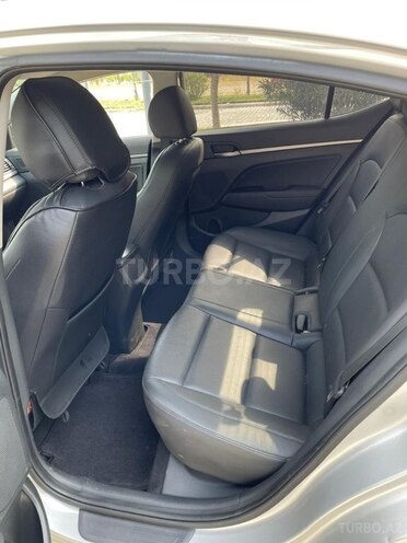 Hyundai Avante 2015, 218,000 km - 1.6 л - Gəncə