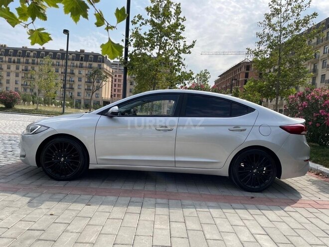 Hyundai Avante 2015, 218,000 km - 1.6 л - Gəncə