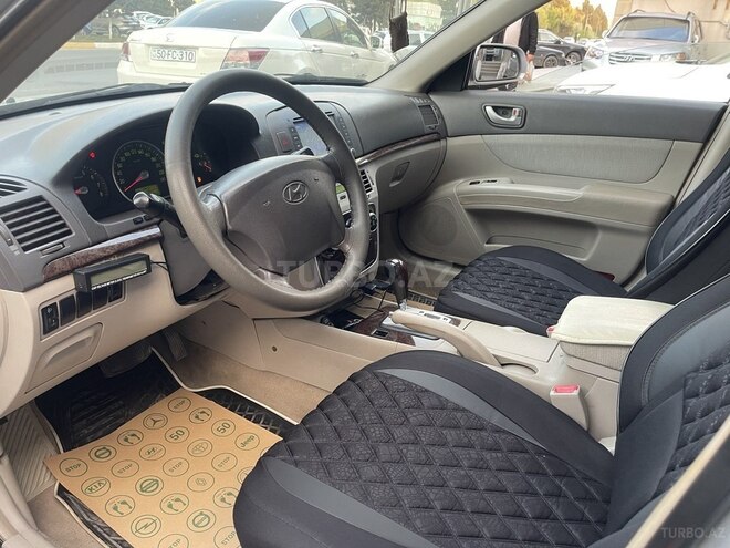 Hyundai Sonata-13