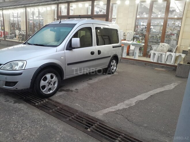 Opel Combo 2007, 267,201 km - 1.3 l - Quba