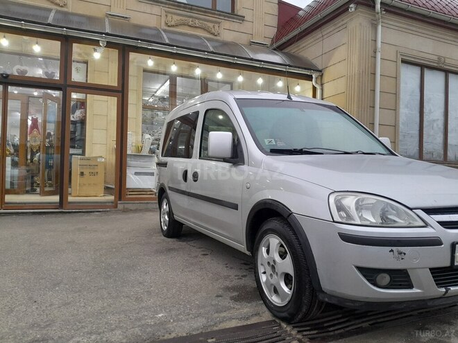 Opel Combo 2007, 267,201 km - 1.3 l - Quba