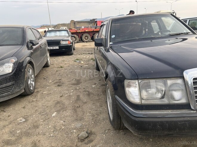 Mercedes E 230 1991, 583,699 km - 2.3 l - Bərdə