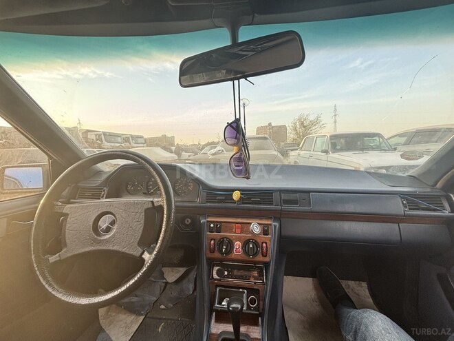 Mercedes E 230 1991, 583,699 km - 2.3 l - Bərdə