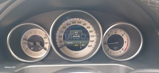 Mercedes E 220 d 2013, 244,758 km - 2.2 l - Bərdə