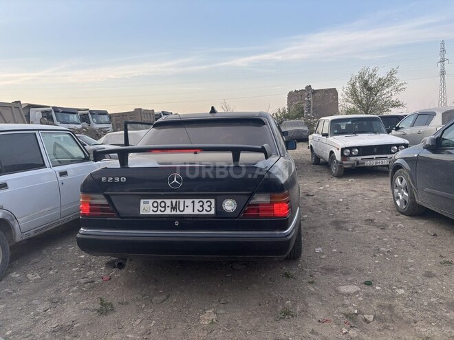 Mercedes E 230 1991, 583,699 km - 2.3 l - Bərdə
