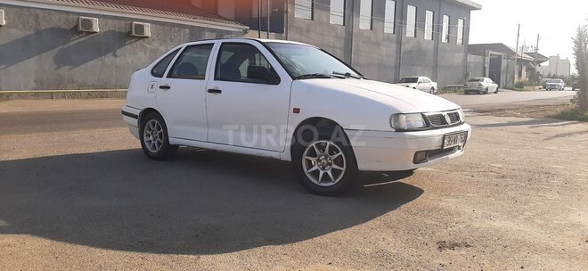 Volkswagen Polo 1995, 271,300 km - 1.6 л - Bakı