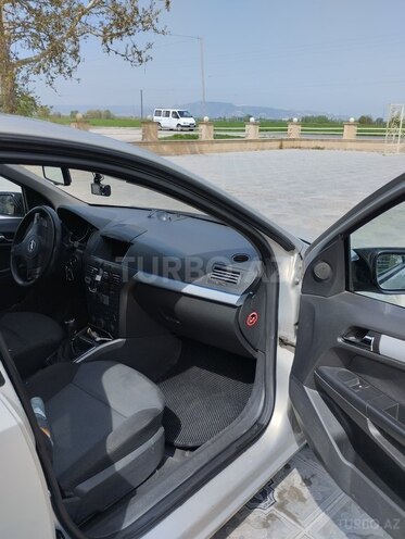 Opel Astra 2006, 324,432 km - 1.3 l - Qazax