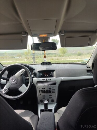 Opel Astra 2009, 297,500 km - 1.4 l - Şamaxı