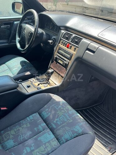 Mercedes E 230 1997, 228,000 km - 2.3 l - Bakı