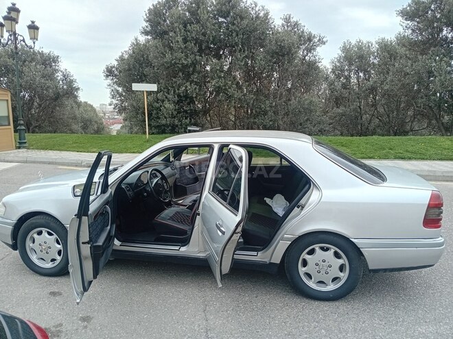 Mercedes C 200 1995, 250,000 km - 2.0 l - Bakı