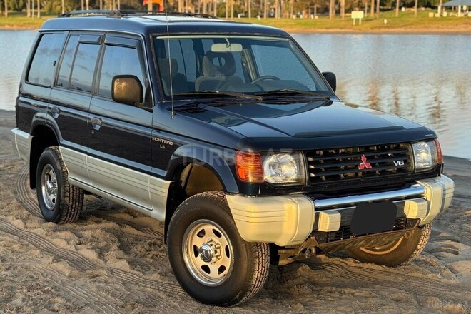 Mitsubishi Pajero 1995, 200,850 km - 2.8 l - Saatlı