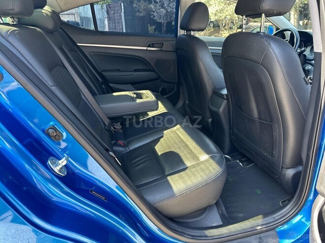Hyundai Elantra 2016, 211,402 km - 2.0 л - Bakı