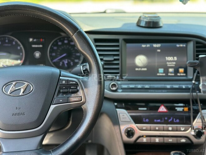 Hyundai Elantra 2016, 211,402 km - 2.0 л - Bakı
