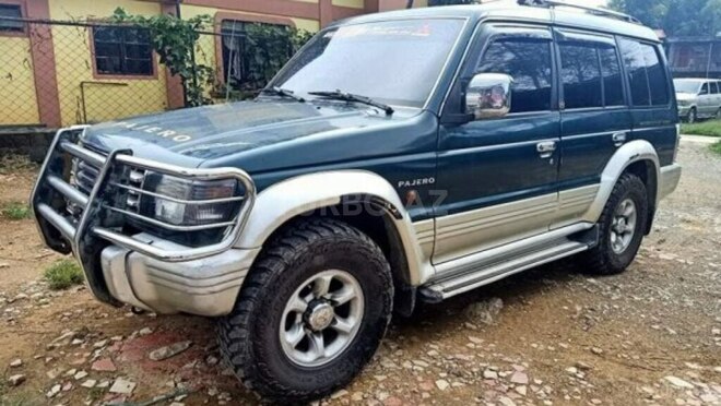 Mitsubishi Pajero 1995, 200,850 km - 2.8 l - Saatlı