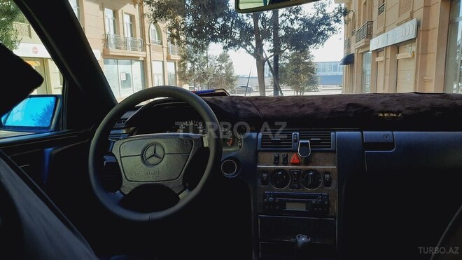 Mercedes E 240 1998, 521,000 km - 2.4 l - Bakı