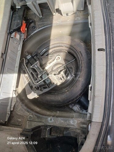 Toyota Prius 2010, 240,000 km - 1.8 л - Bakı