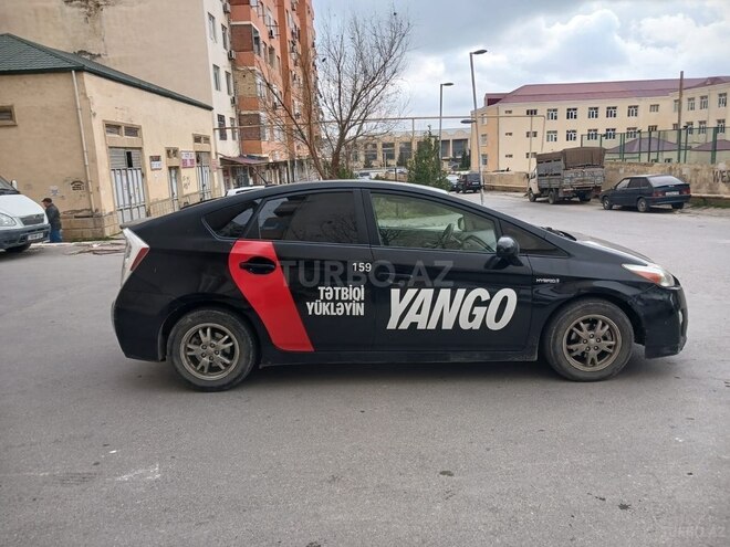 Toyota Prius 2010, 240,000 km - 1.8 л - Bakı