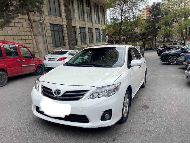 Toyota Corolla 2013, 195,250 km - 1.8 l - Bakı
