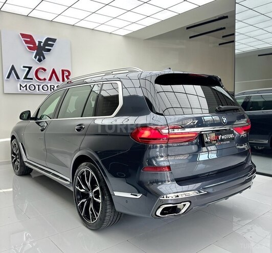 BMW X7-6