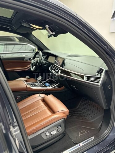 BMW X7-11
