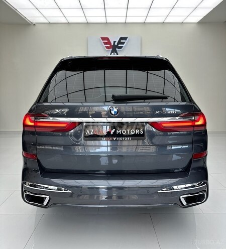 BMW X7-5