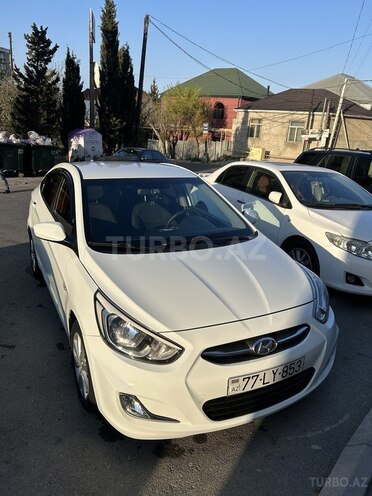 Hyundai Accent 2015, 141,000 km - 1.6 л - Bakı