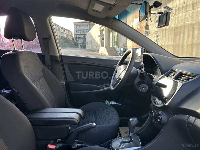 Hyundai Accent 2015, 141,000 km - 1.6 л - Bakı