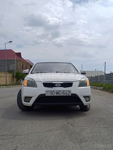 Kia Rio 2011, 400,000 km - 1.4 l - Gəncə