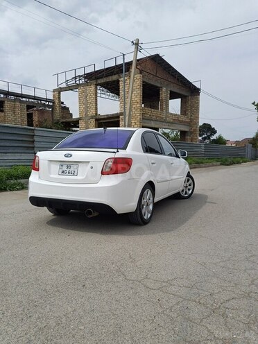 Kia Rio 2011, 400,000 km - 1.4 l - Gəncə