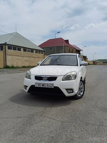 Kia Rio 2011, 400,000 km - 1.4 l - Gəncə