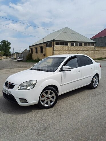 Kia Rio 2011, 400,000 km - 1.4 l - Gəncə