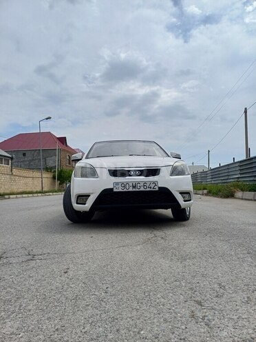 Kia Rio 2011, 400,000 km - 1.4 l - Gəncə