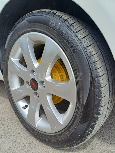 Kia Rio 2011, 400,000 km - 1.4 l - Gəncə