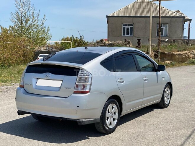Toyota Prius-4