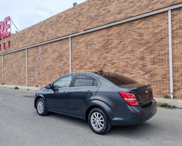 Chevrolet Aveo-4