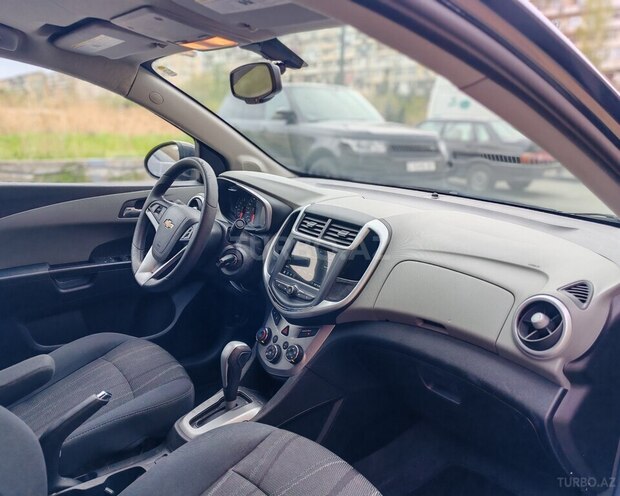 Chevrolet Aveo-7