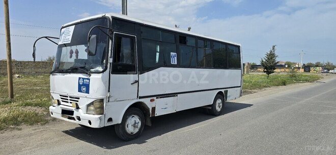 Isuzu NP 37 2008, 450,000 km - 4.3 l - Sumqayıt