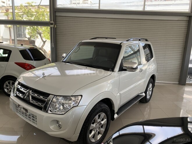 Mitsubishi Pajero 2010, 241,000 km - 3.5 л - Bakı