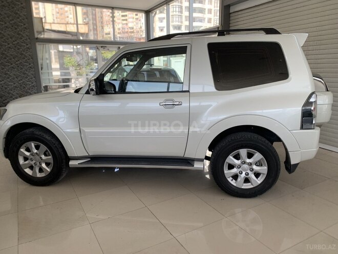 Mitsubishi Pajero 2010, 241,000 km - 3.5 л - Bakı