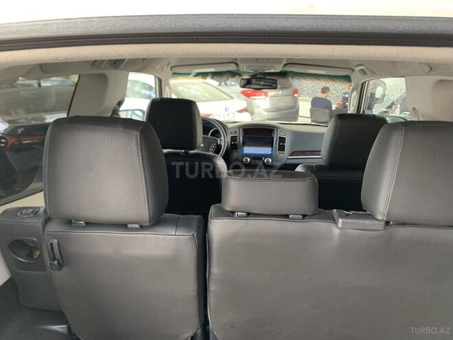 Mitsubishi Pajero 2010, 241,000 km - 3.5 л - Bakı