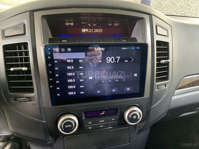 Mitsubishi Pajero 2010, 241,000 km - 3.5 л - Bakı