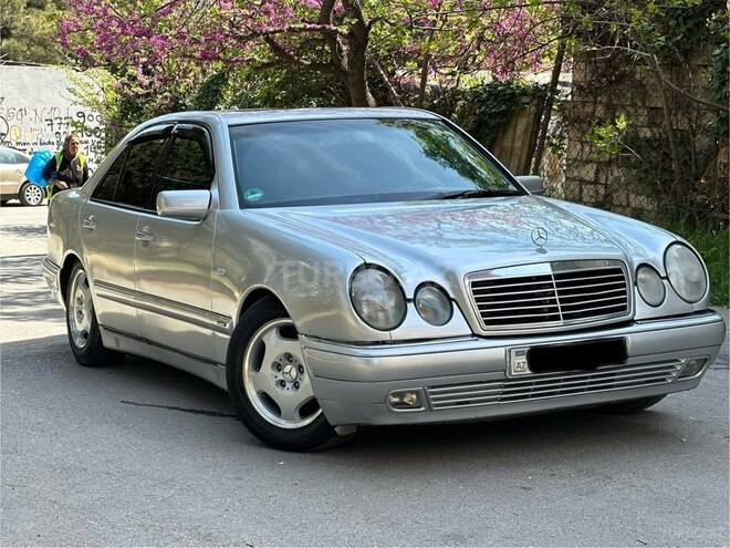 Mercedes E 240 1998, 257,841 km - 2.4 l - Bakı