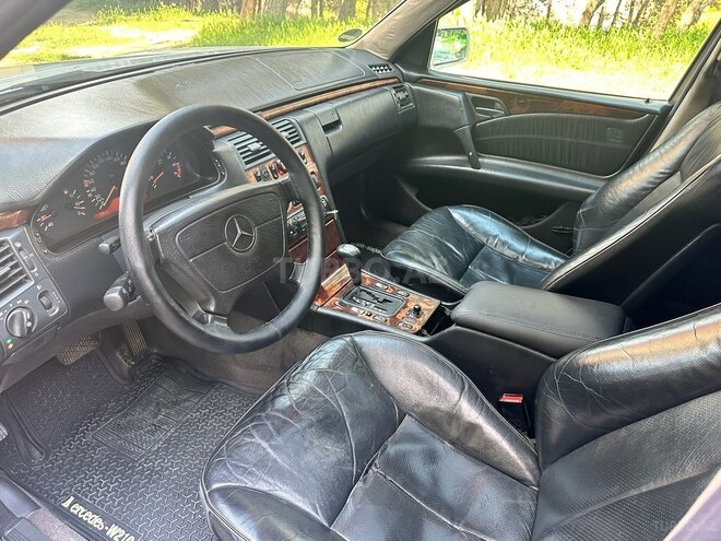 Mercedes E 240 1998, 257,841 km - 2.4 l - Bakı