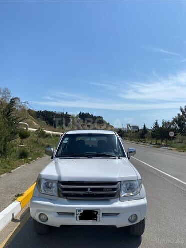 Mitsubishi Pajero io 2002, 300,000 km - 2.0 l - Bakı