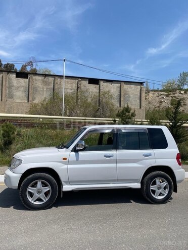Mitsubishi Pajero io 2002, 300,000 km - 2.0 l - Bakı