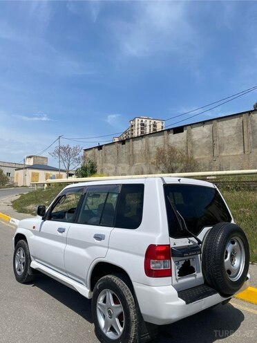Mitsubishi Pajero io 2002, 300,000 km - 2.0 l - Bakı
